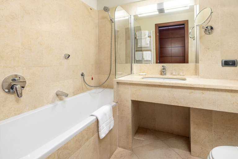 Bathroom 5, B&B HOTEL Imperia Rossini al Teatro, Imperia