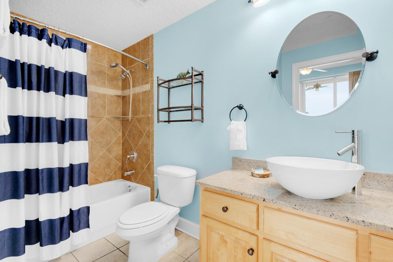 Bathroom 3, Tropic Winds 1104, Bay