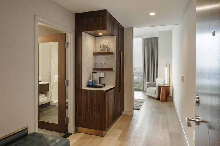 Bathroom 4, Hilton Arlington Rosslyn The Key, Arlington