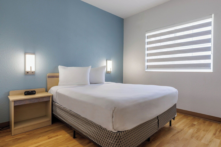 Bedroom 3, Studio 6 Mississauga, ON - Toronto, Peel
