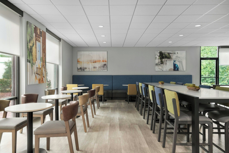 Food & Drinks 4, City Express by Marriott Charlotte South End, Mecklenburg
