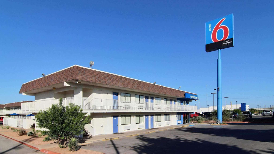 Exterior & Views 2, Motel 6 San Angelo, TX, Tom Green