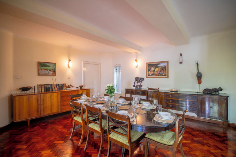 Food & Drinks 5, Beautiful Historic Stand Alone House, Westlands