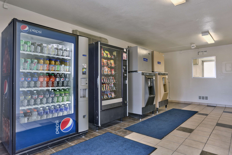 Food & Drinks, Motel 6 Flagstaff, AZ - Butler, Coconino
