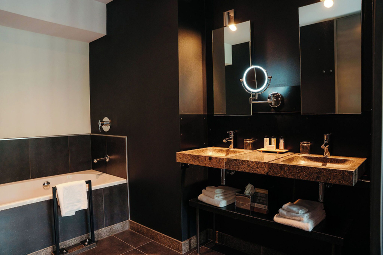 Bathroom 3, Hotel de Echoput, Apeldoorn