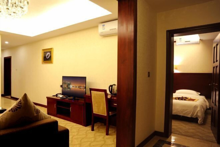 Bedroom 3, Baimei Zhubao Hot Spring Hotel, Dehong Dai and Jingpo