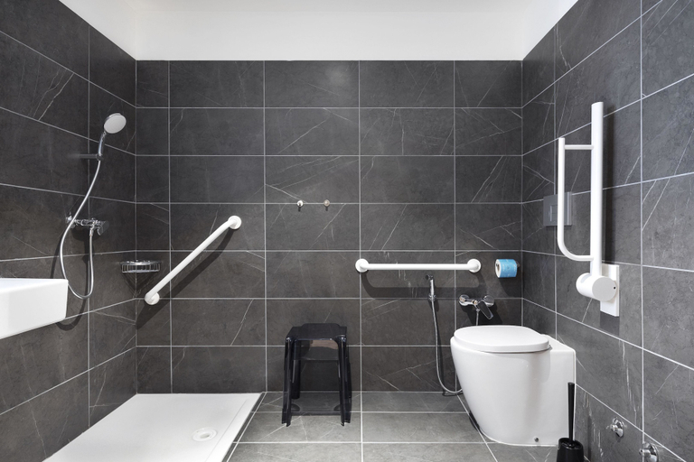 Bathroom 4, B&B Hotel Bolzano, Bolzano