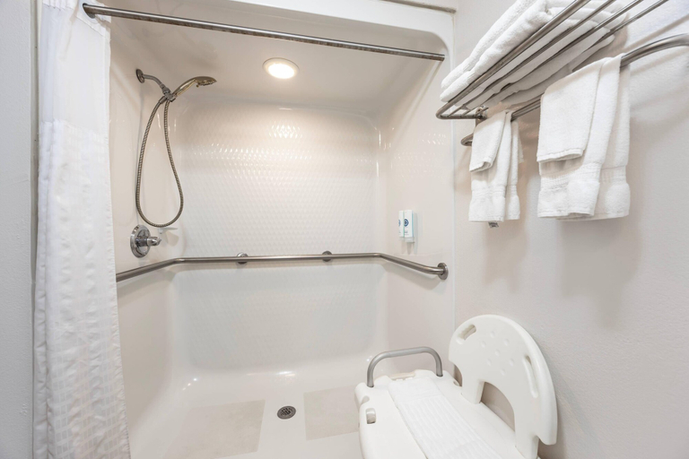 Bathroom 4, Comfort Suites Cookeville, Putnam