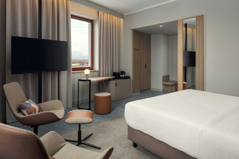Bedroom 2, COURTYARD BY MARRIOTT PILSEN, Plzeň