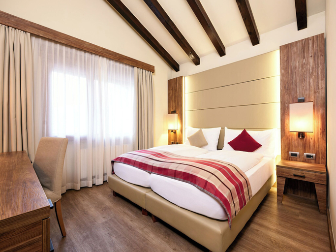 Bedroom 3, Hotel Ambassador Zermatt, Visp