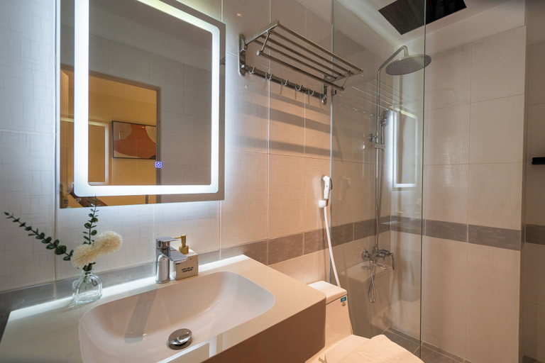 Bathroom 3, Nicecy Hotel - Le Lai Street, District 1