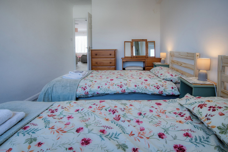 Bedroom 3, Harbour Court - 2 Bedroom - Saundersfoot, Pembrokeshire
