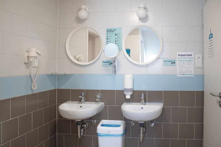 Bathroom 4, Prague Dream Hostel, Praha 1