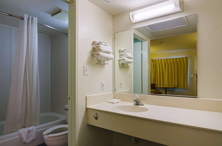 Bathroom 4, Motel 6 Barstow, San Bernardino