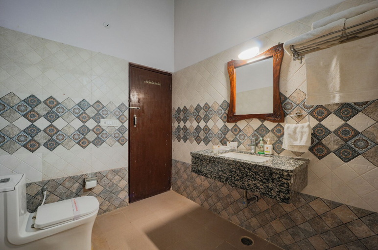 Bathroom 4, Yash Vilas Resort Ranthambore, Sawai Madhopur