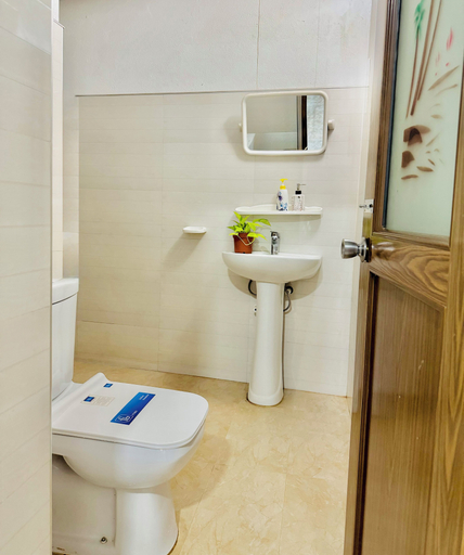 Bathroom 3, Sea Breeze, Negombo