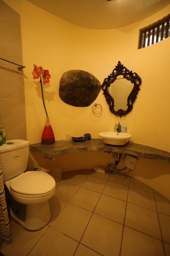 Bathroom 5, Overlooking Lagoon at Sitio de Amor, San Pablo City