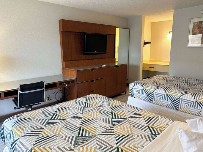Bedroom 4, Motel 6 Forrest City, AR, Saint Francis