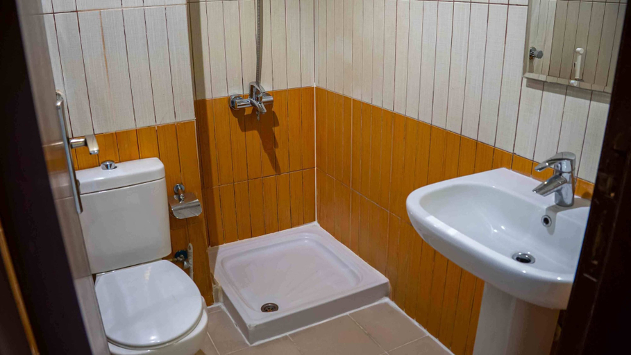 Bathroom 5, Rabwat Al Safwa 1 hotel, Makkah