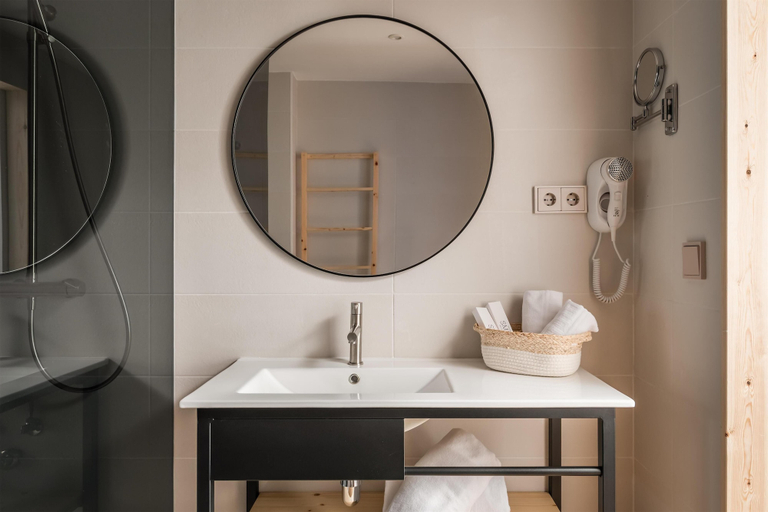 Bathroom 3, ALEGRIA Mariner - Adults Only, Girona