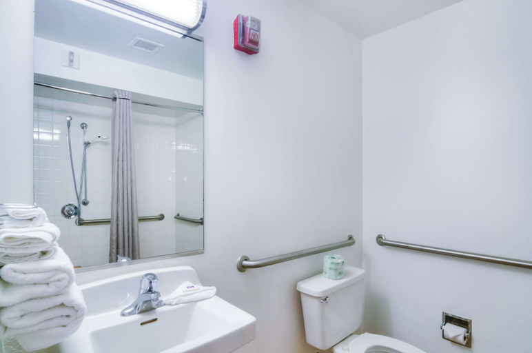 Bathroom 4, Motel 6 Chicago Joliet I 55, Will