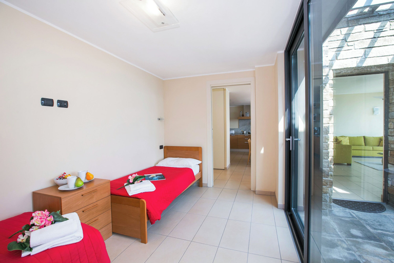 Bedroom 4, Sant'Andrea Vista, Como