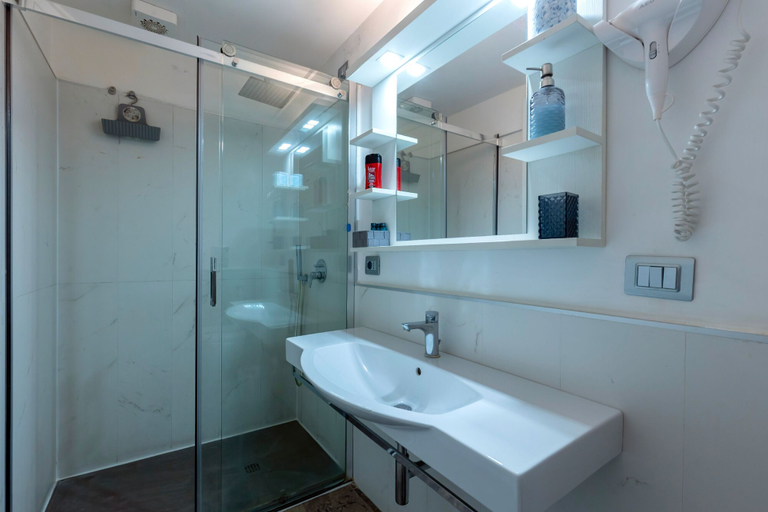Bathroom 5, Il Tesoro Smart Suite & Spa, Napoli