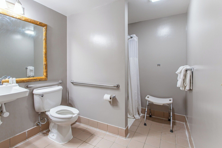 Bathroom 5, Studio 6 Suites Butte, MT - I-90 / I-15, Silver Bow