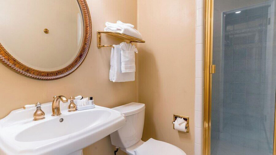 Bathroom 4, Normandy Inn, Monterey