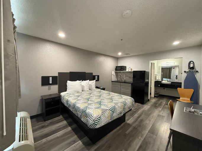 Bedroom 2, Studio 6 Tacoma, WA - South, Pierce