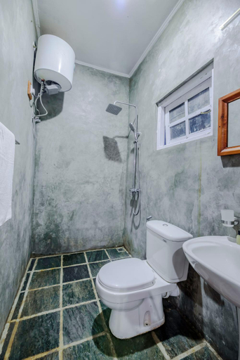 Bathroom 3, Oasis Hill Resort, Nuwara Eliya