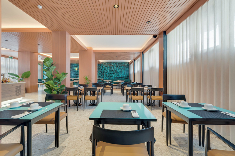 Food & Drinks 5, The Editory Garden Carmo Funchal, Funchal