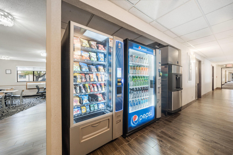 Food & Drinks 5, Quality Inn & Suites Sioux Falls South, Minnehaha