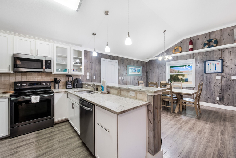Others 5, Diving Dolphin by Silver Sands Vacation Rentals, Nueces