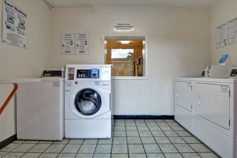 Bathroom 5, Motel 6 Dania Beach, Broward