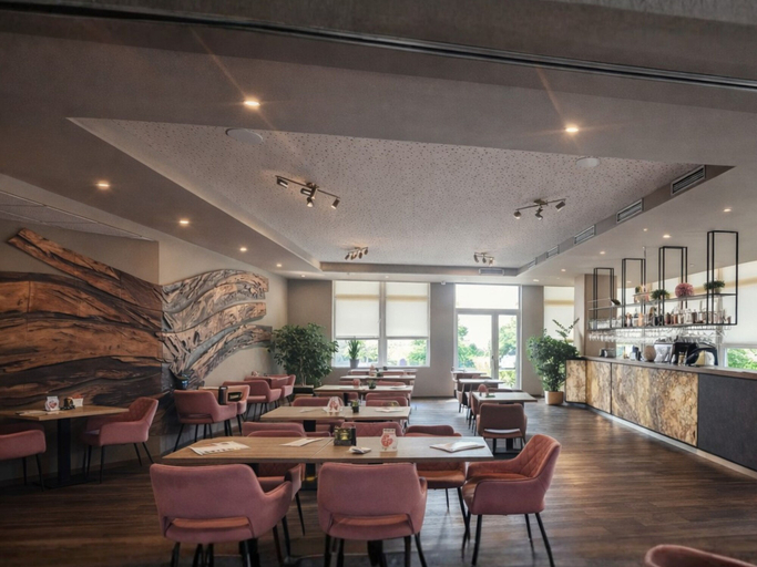 Food & Drinks 4, Lázeňský Hotel Pyramida I, Cheb