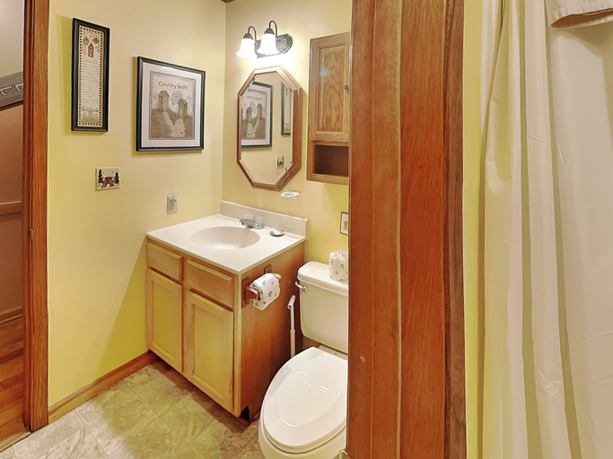 Bathroom, Willow Creek by Jackson Mountain Rentals, Sevier