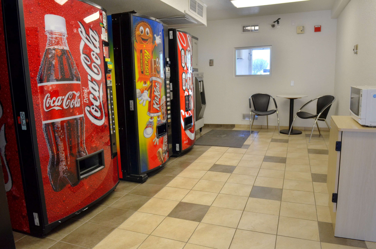 Food & Drinks 5, Motel 6 – Santa Nella, on I-5, Merced