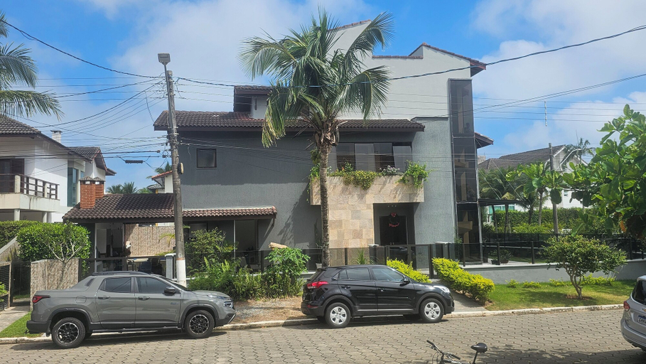 Front of property, Casa Cond. Bougainville Frente a Praia, Peruíbe