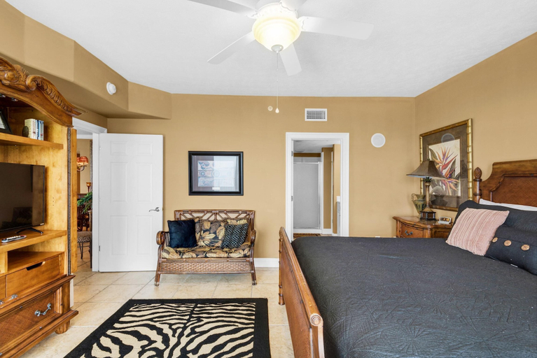 Others 5, Treasure Island 2212, Bay