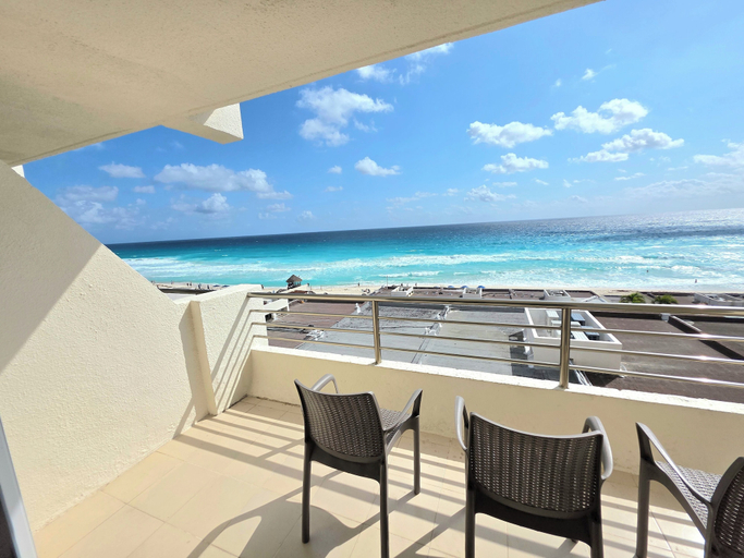Others 5, Oceanfront white sand beach condo, Benito Juárez
