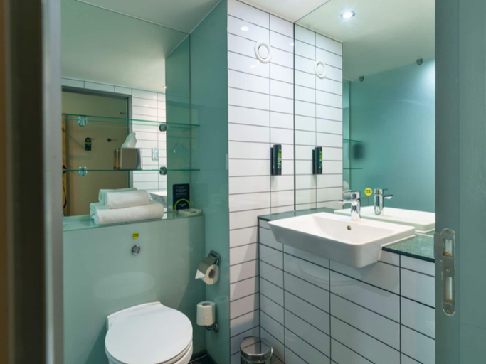 Bathroom 2, B&B HOTEL Derby, Derby