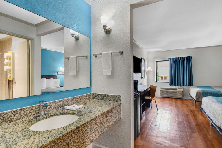 Bathroom 4, Motel 6 Norcross, GA, Gwinnett