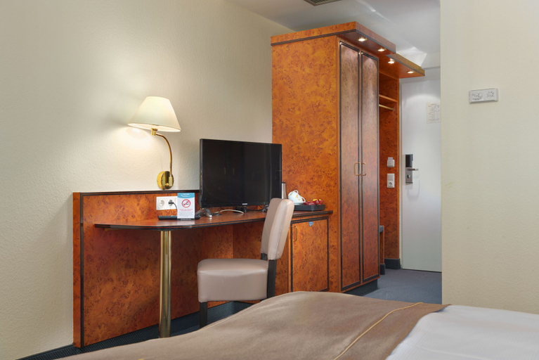Bedroom 3, Trip Inn Hotel Minerva, Frankfurt am Main