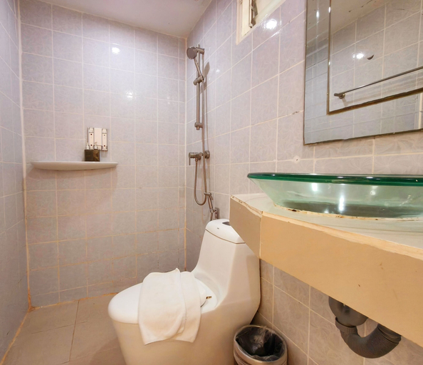 Bathroom 5, V Beach Resort, Pulau Phuket