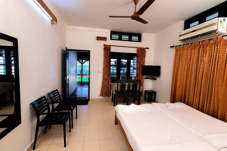Bedroom 2, ILLIKKALAM Lakeside Cottages Kumarakom Kerala, Kottayam