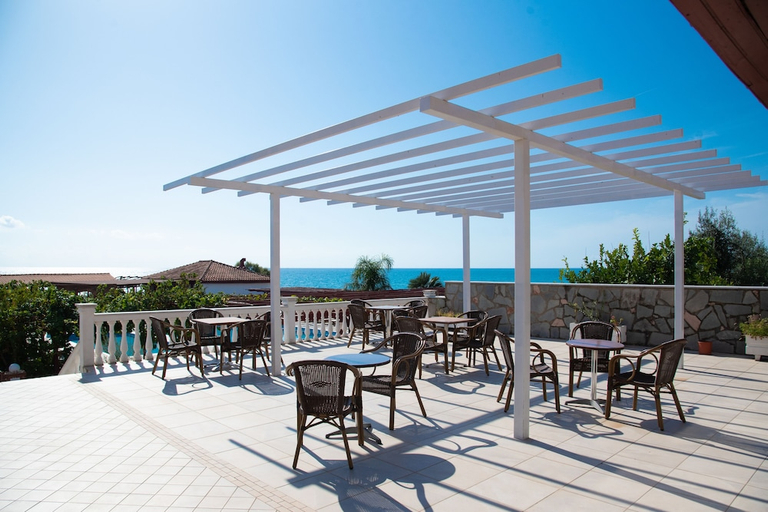 Food & Drinks 5, Poseidon Beach, Epirus