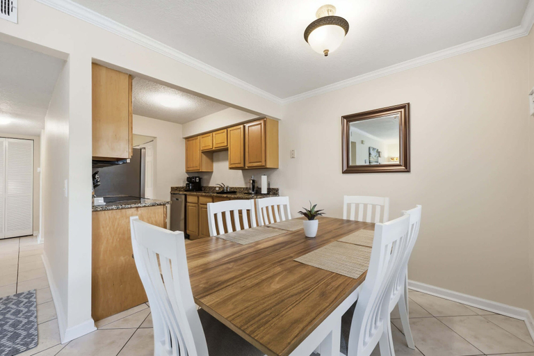 Dining 3, Fair Seas Clipper - Pet Friendly and Near Beach, Saint Johns