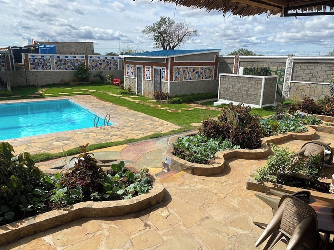 Pool 4, Lesha Park Hotel Kibwezi, Kibwezi West