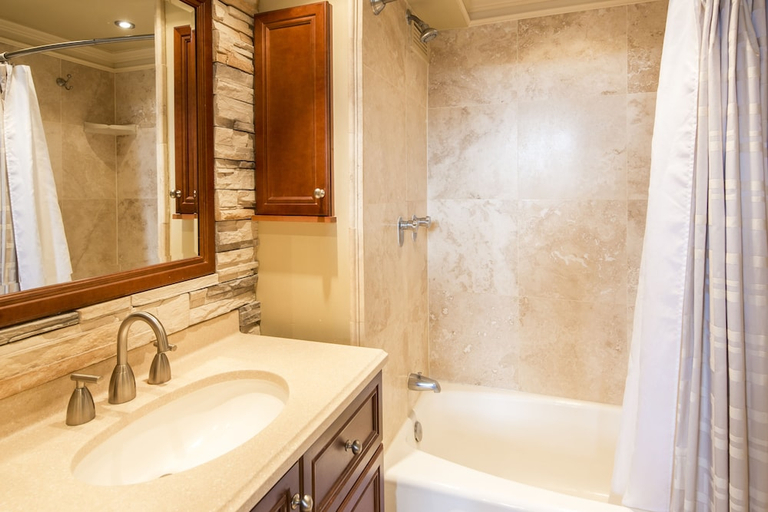 Bathroom 4, Castle at Waikīkī Grand, Honolulu